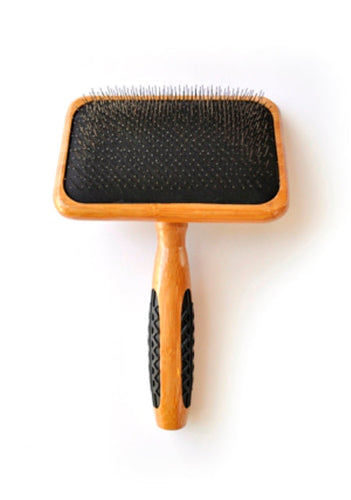 Bass Slicker Brush